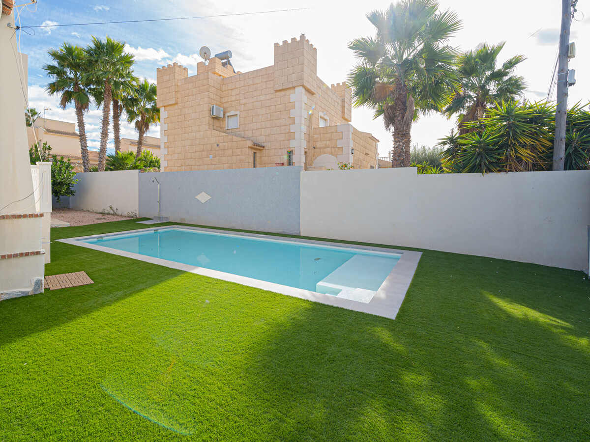 Villa moderne 3 chambres avec piscine privée à Torrevieja - Photo 12