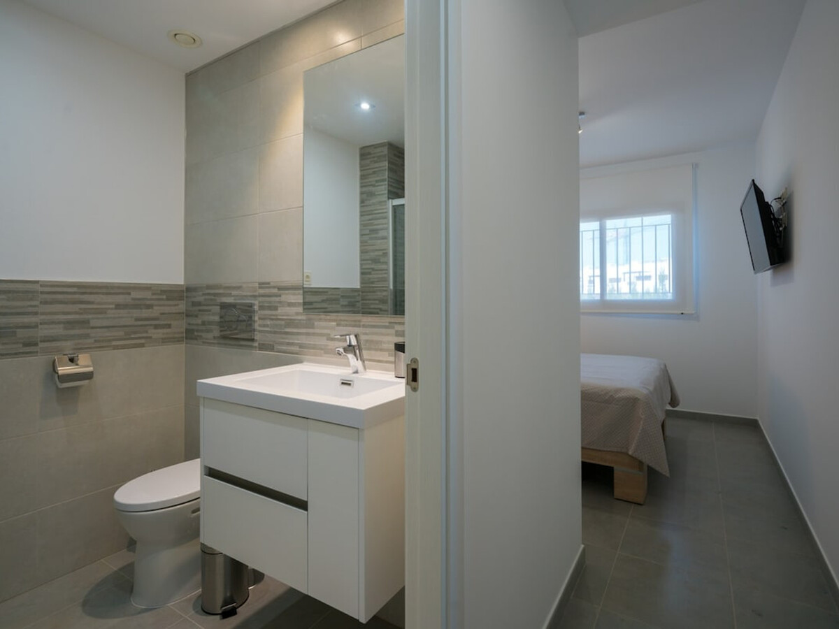 Appartement 2 ch avec piscine à 500 m de plage - Photo 14