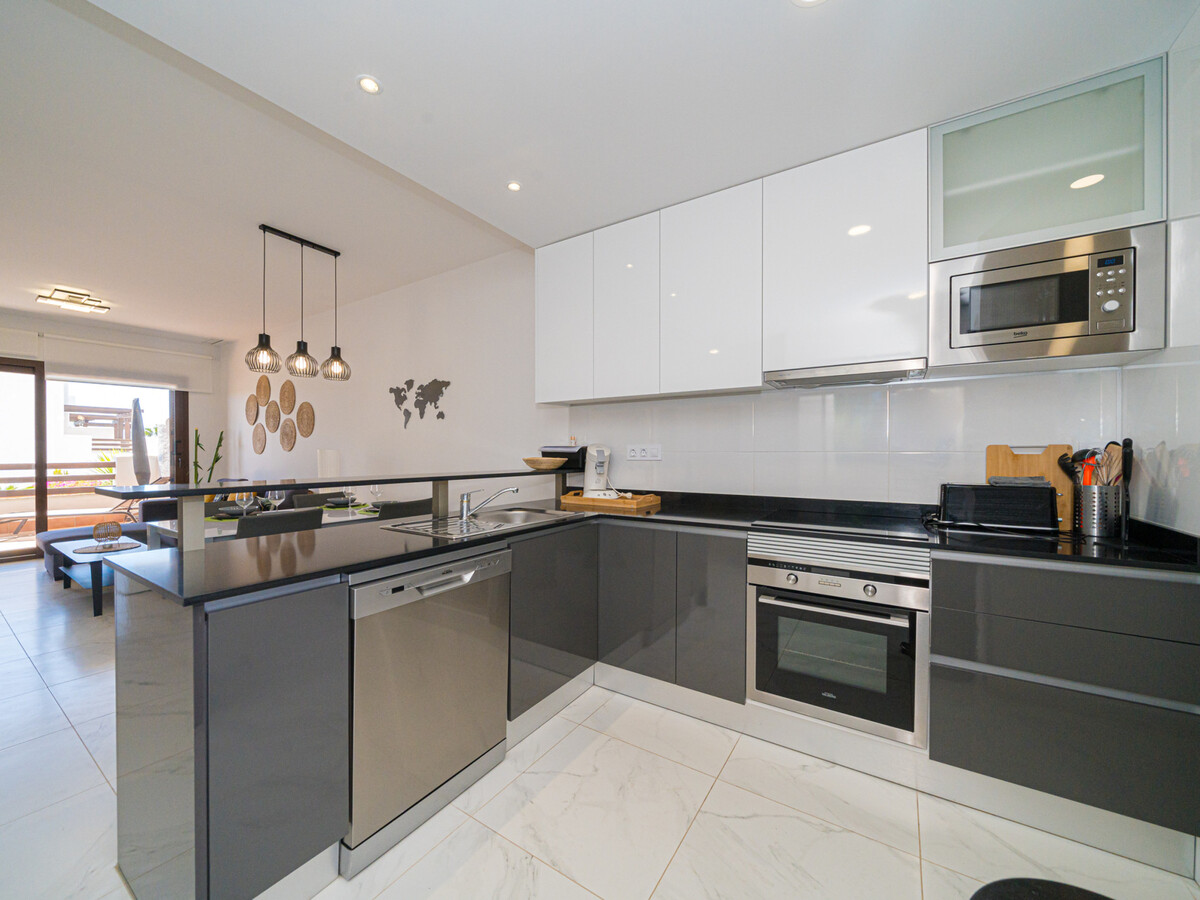 Appartement 75 m² vue mer, piscine et parking - San Juan - Photo 14