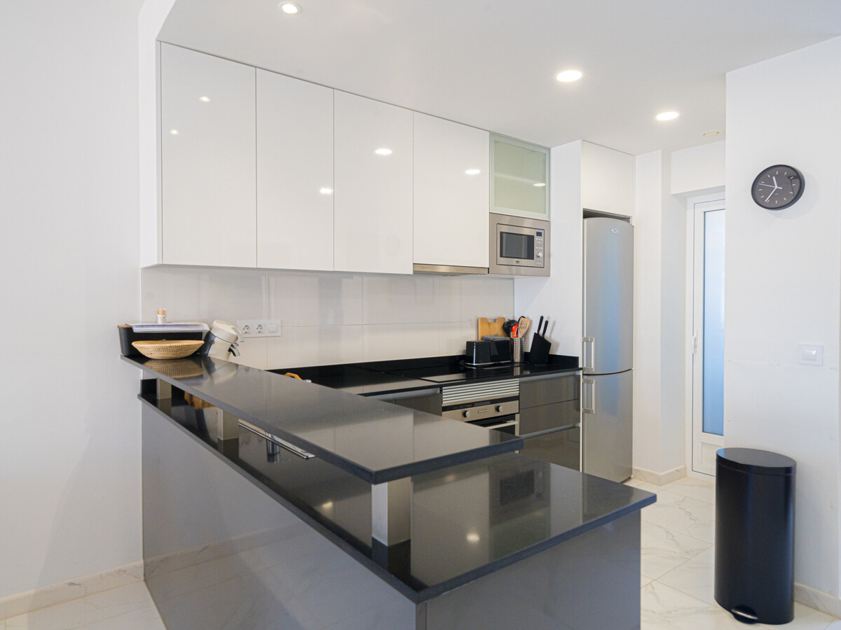 Appartement 75 m² vue mer, piscine et parking - San Juan - Photo 17