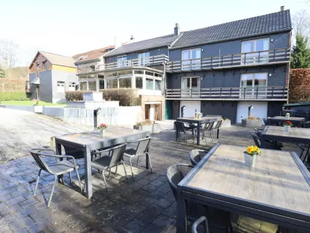 Location maison à Polleur, Grand Hôtel rénové avec billard, kicker et jeux