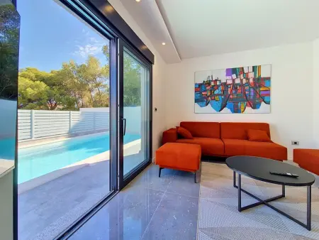 Villa Aloa II à Splitska, piscine privée et vue mer : photo 3