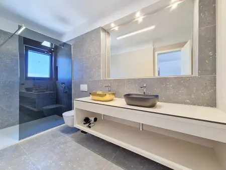 Villa Aloa II à Splitska, piscine privée et vue mer : photo 20