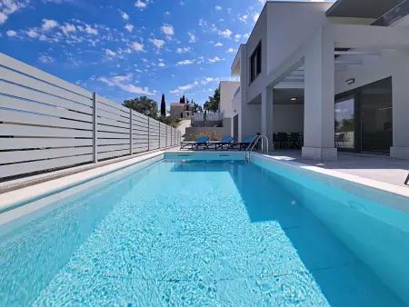 Villa Aloa IV à Splitska, piscine privée vue mer : photo 7