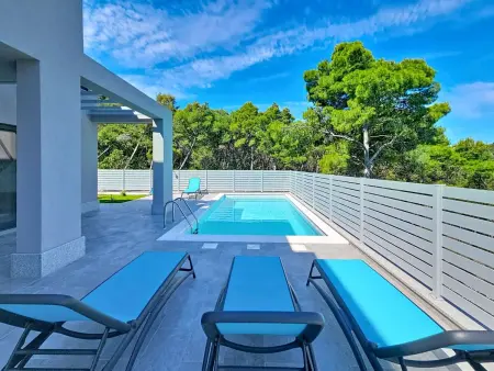 Villa Aloa IV à Splitska, piscine privée vue mer : photo 9