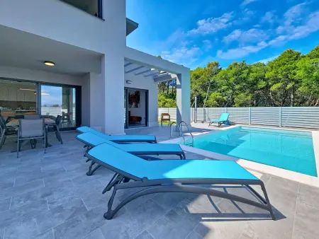 Villa Aloa IV à Splitska, piscine privée vue mer : photo 15