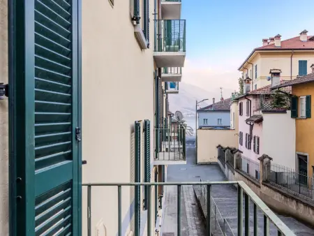 Location appartement à Dongo, Cozy Holiday Home