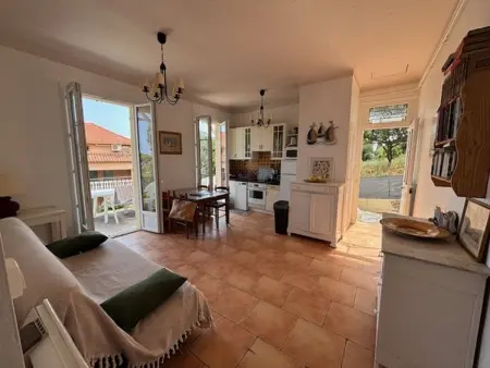Villa avec piscine privée et jardin à Sainte-Maxime, proche plage : photo 4