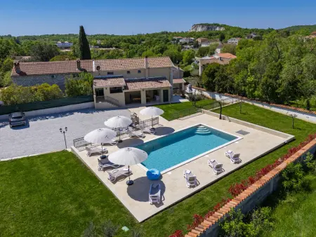 Tone i Maria – Maison 5 chambres avec piscine privée