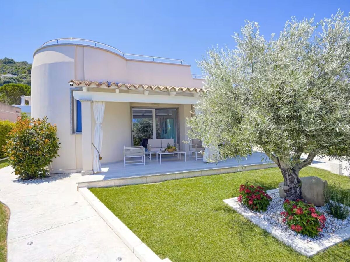 Villa Rei M&M – 8 pers., piscine saisonnière à Costa Rei - Photo 5