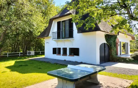 Maison au toit de chaume 10 pers., jardin 776 m² : photo 2