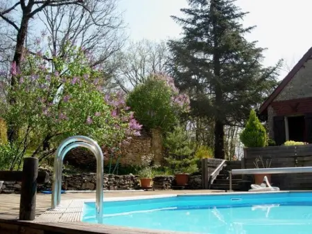 Location gite à Aubas, Maison en pierre, piscine privée - 2 pers.
