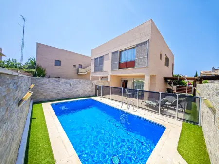 Location villa à Cambrils, Villa moderne avec piscine privée à Cambrils