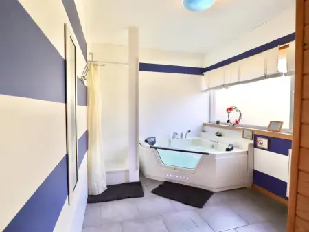 Maison avec sauna et bain à bulles privés à Coo, au bord de la rivière : photo 23