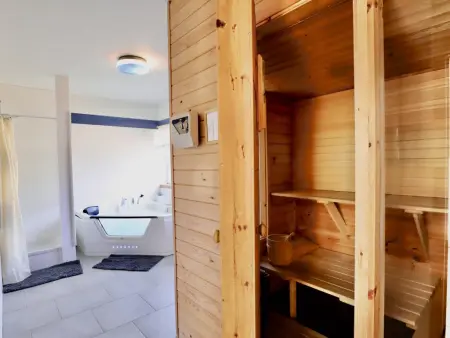 Maison avec sauna et bain à bulles privés à Coo, au bord de la rivière : photo 25