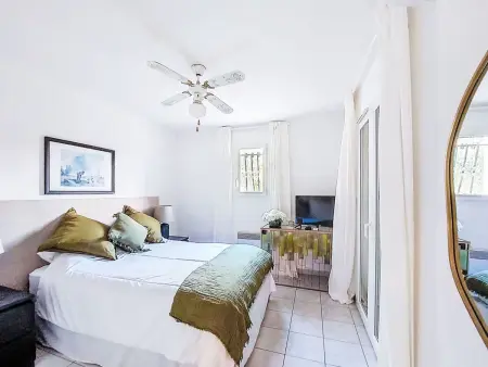 Villa Brouilla : 4 chambres, piscine privée et jardin : photo 4