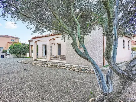 Villa Brouilla : 4 chambres, piscine privée et jardin : photo 7
