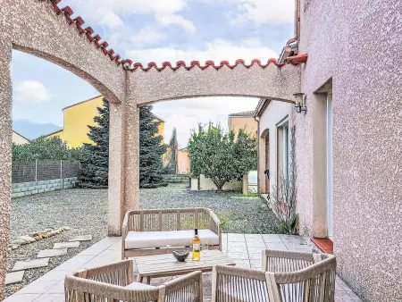 Villa Brouilla : 4 chambres, piscine privée et jardin : photo 18