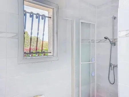 Villa Brouilla : 4 chambres, piscine privée et jardin : photo 34