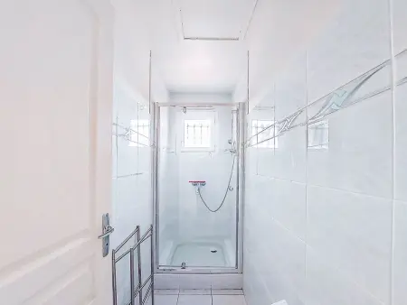 Villa Brouilla : 4 chambres, piscine privée et jardin : photo 47