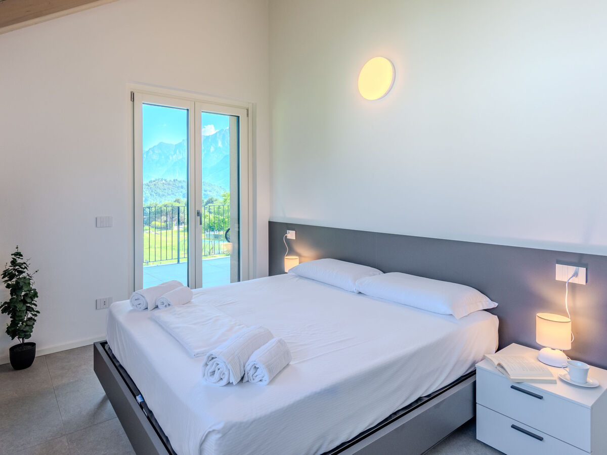 Villa La Serena à Colico, 5 chambres avec piscine - Photo 4