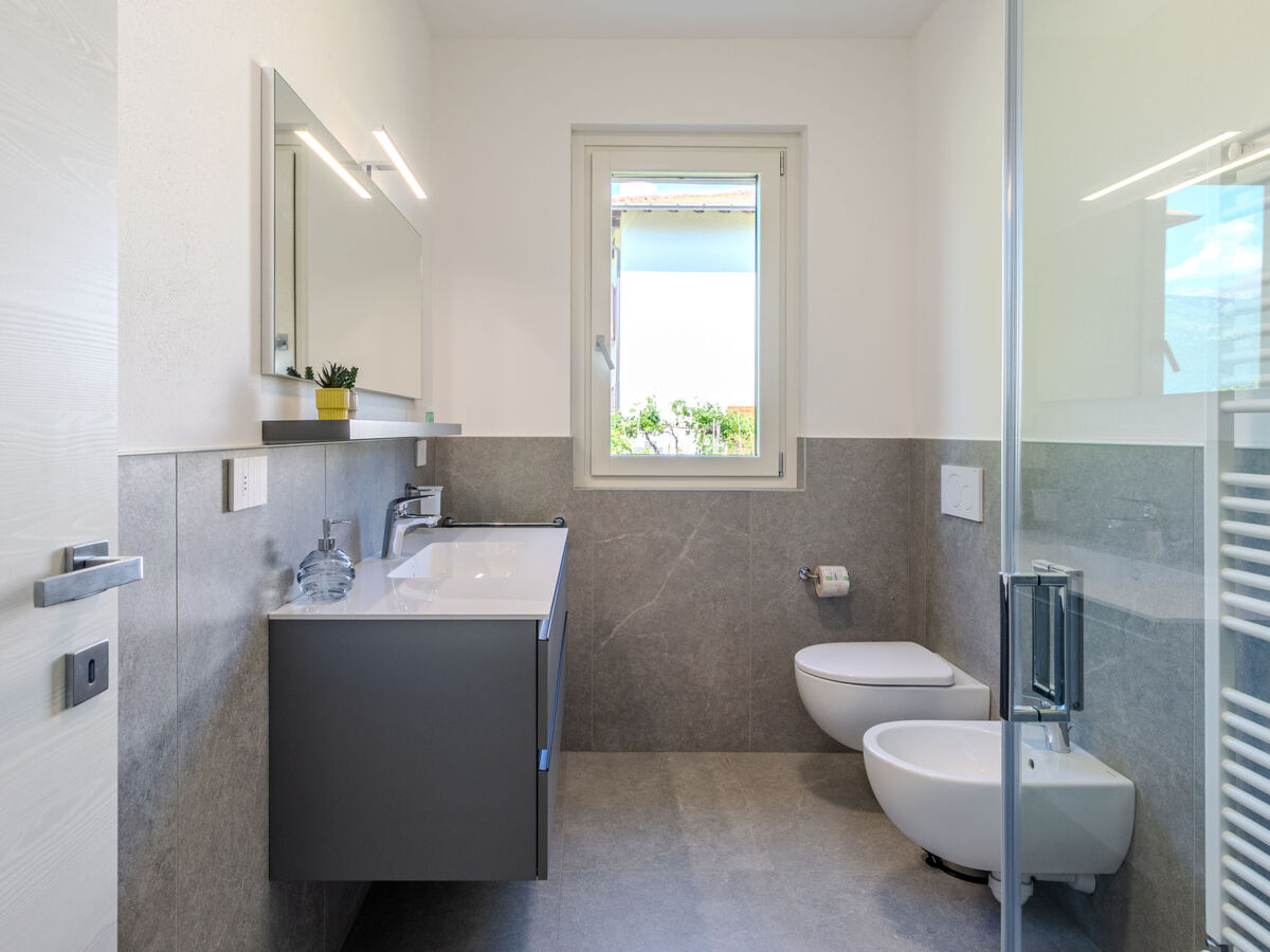 Villa La Serena à Colico, 5 chambres avec piscine - Photo 5