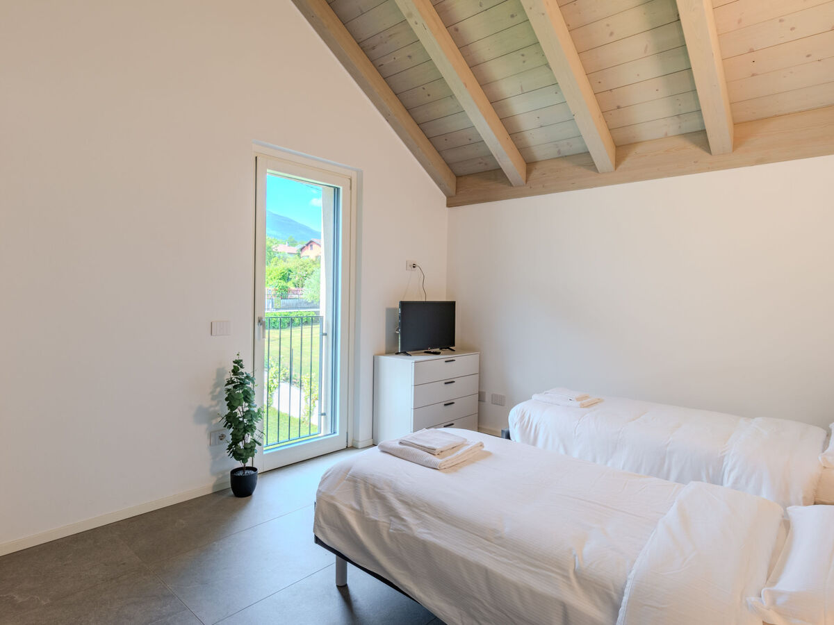 Villa La Serena à Colico, 5 chambres avec piscine - Photo 18