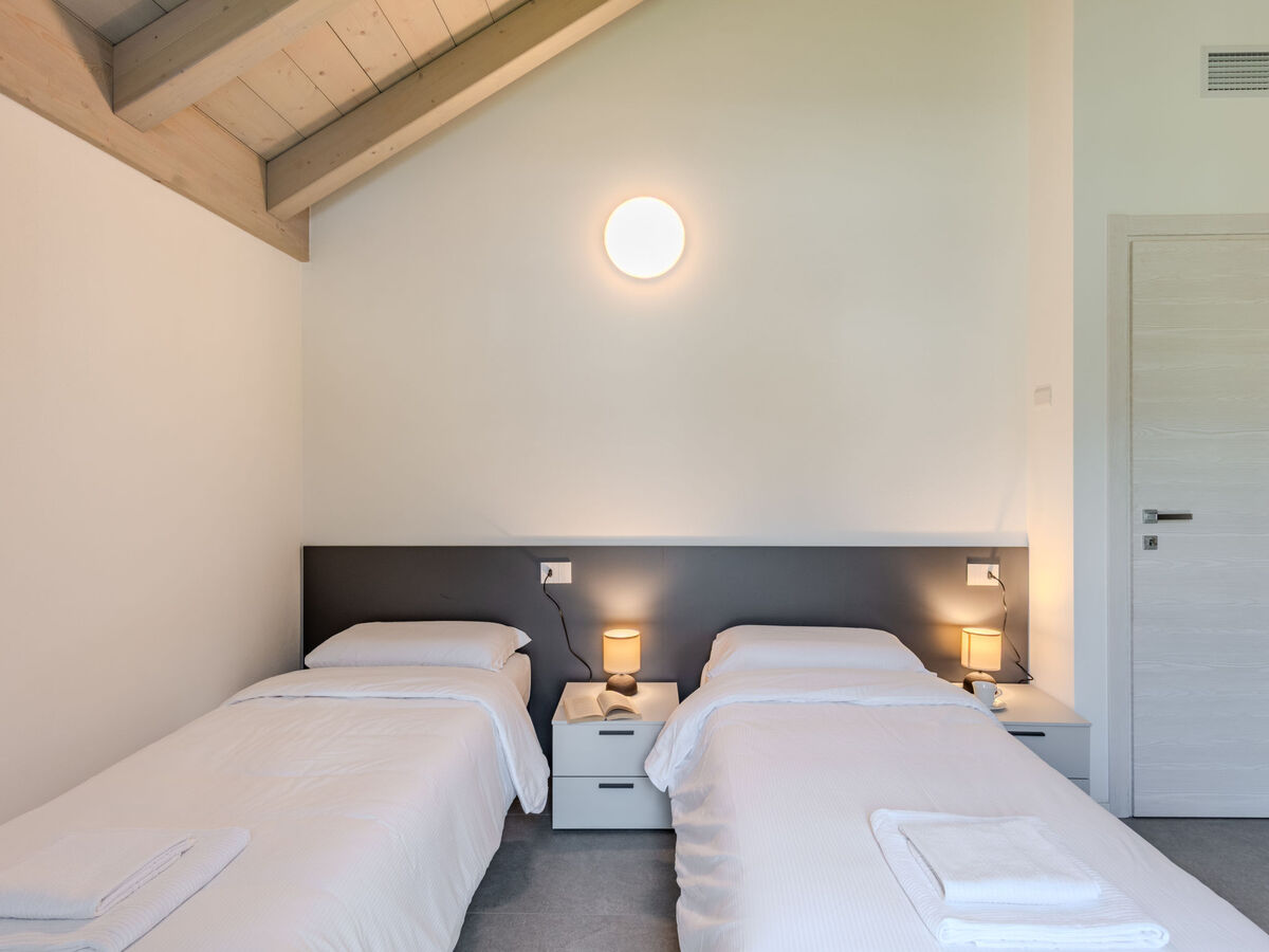 Villa La Serena à Colico, 5 chambres avec piscine - Photo 19