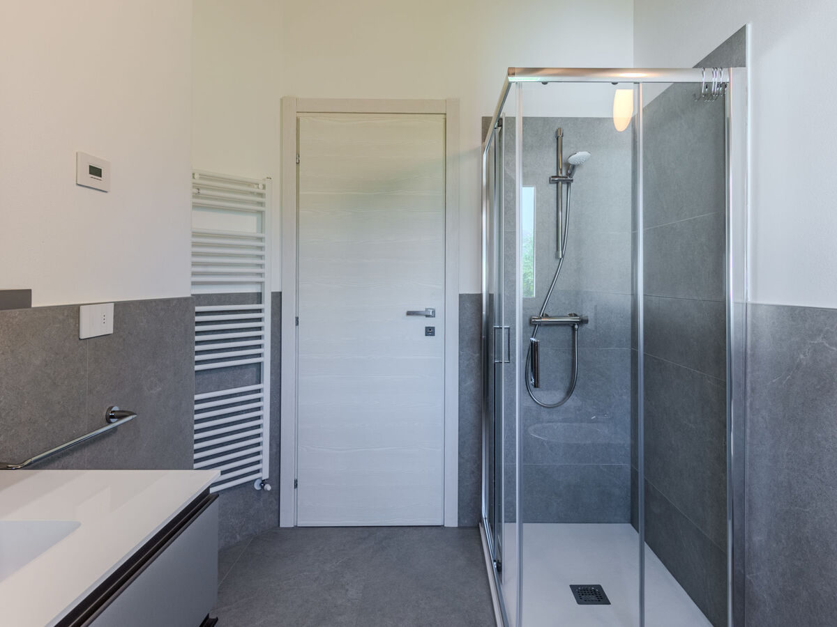 Villa La Serena à Colico, 5 chambres avec piscine - Photo 33