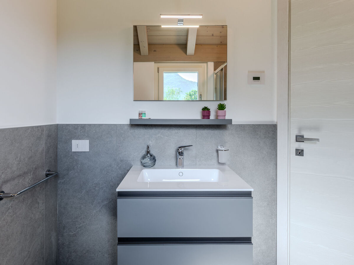 Villa La Serena à Colico, 5 chambres avec piscine - Photo 35