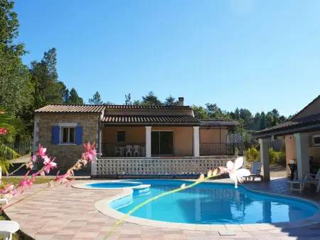 Location maison à Vagnas, Villa climatisée avec piscine, animaux admis