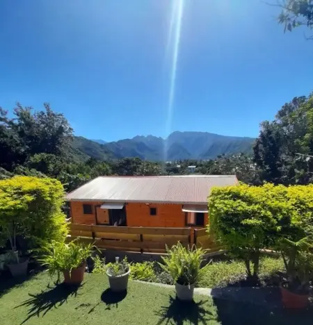 Location maison à Entre Deux, Charmante Maison de Vacances avec Vue à Entre-Deux