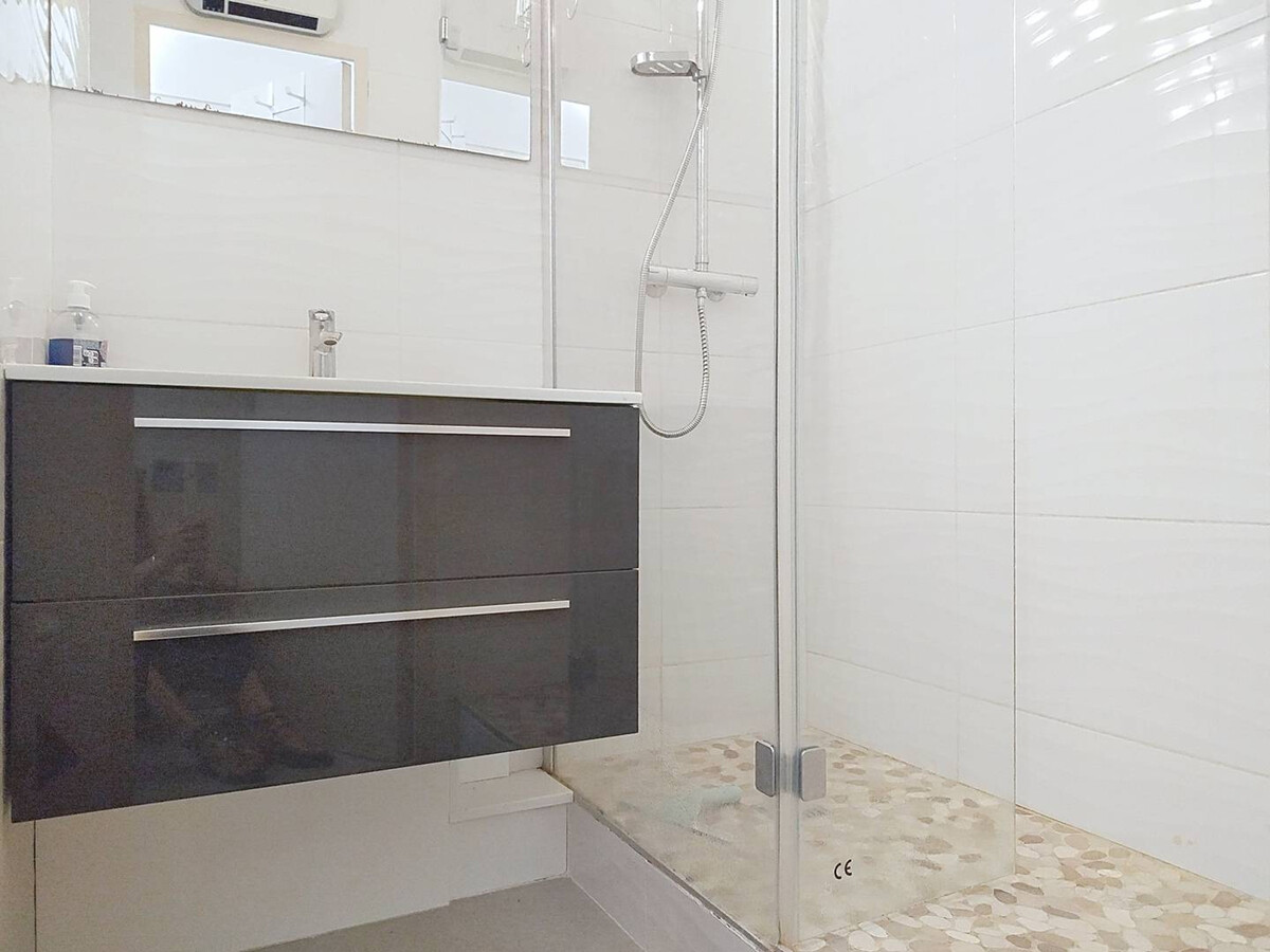 Studio cabine climatisé 4 pers. avec loggia - Bormes - Photo 9