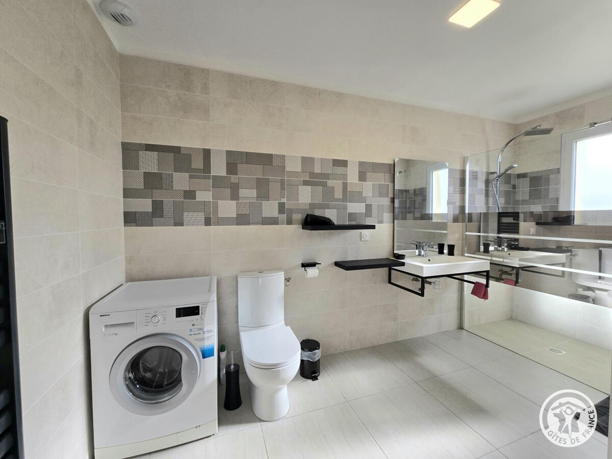 Gîte avec piscine partagée à Saint-Laurent-des-Hommes - Photo 8