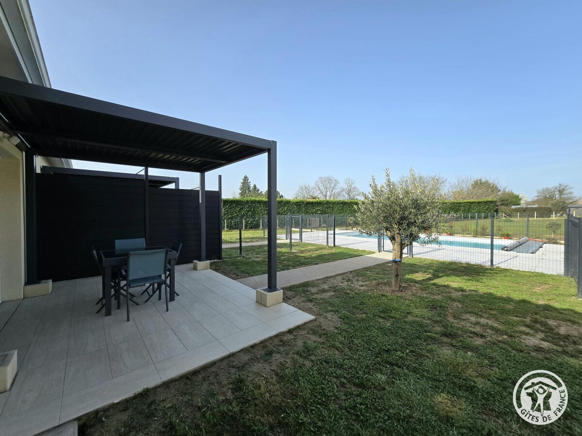 Gîte avec piscine partagée à Saint-Laurent-des-Hommes - Photo 11