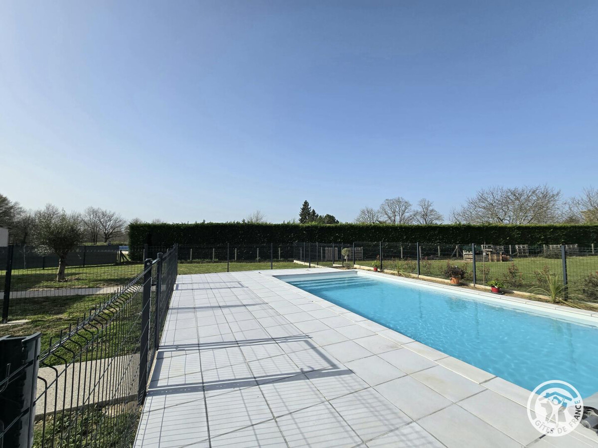 Gîte récent 2 chambres, terrasse, piscine partagée - Photo 13
