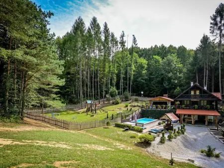 Chalet Pine Hill à Klenovnik – piscine et forêt : photo 33