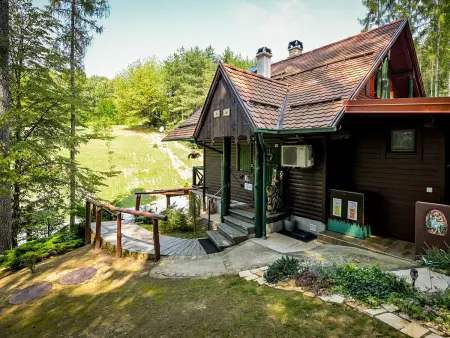 Chalet Pine Hill à Klenovnik – piscine et forêt : photo 34