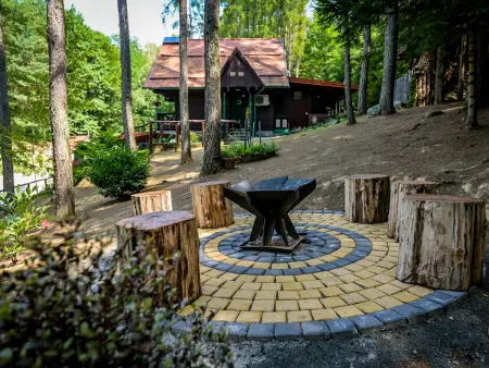 Chalet Pine Hill à Klenovnik – piscine et forêt : photo 36
