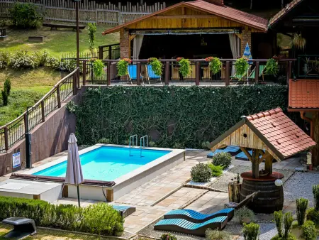 Chalet Pine Hill à Klenovnik – piscine et forêt : photo 44