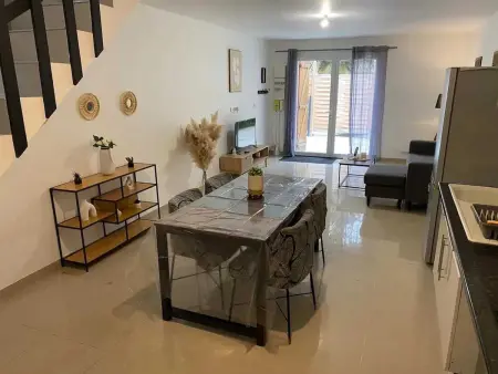 Location appartement à Troyes, Charmante maison de vacances à Troyes avec jardin