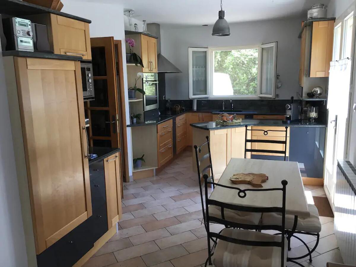 Villa avec piscine privée et vue montagne à Cabrières-d'Avignon - Photo 5