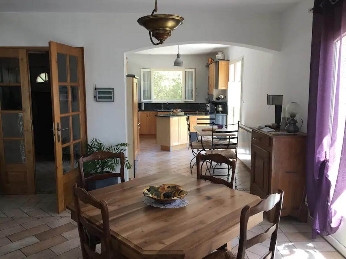 Villa avec piscine privée et vue montagne à Cabrières-d'Avignon - Photo 8