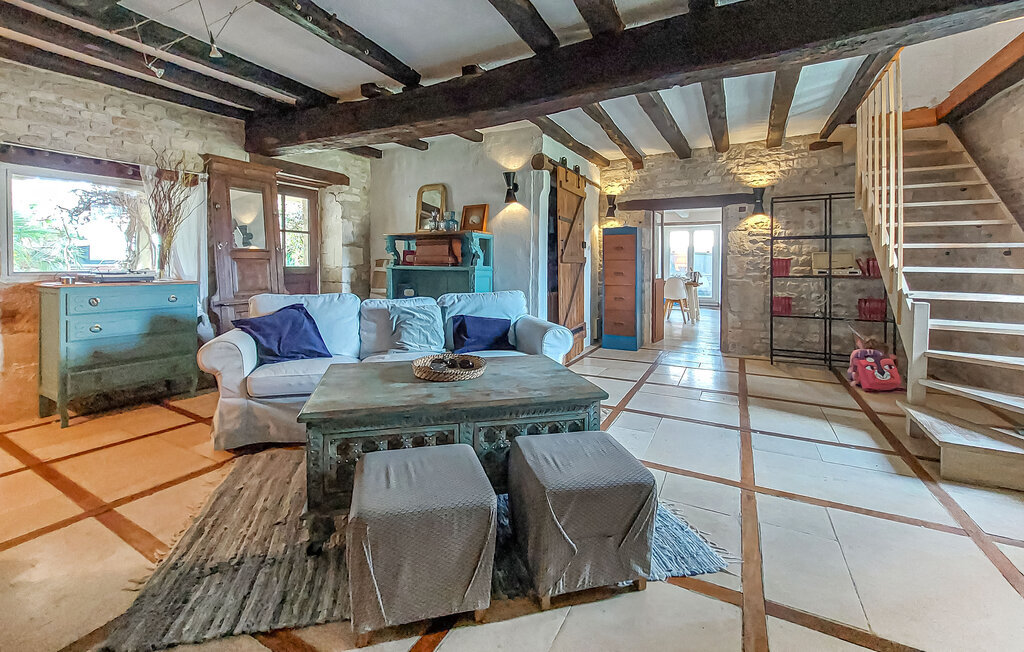 Maison pierre et poutres avec jacuzzi à Mouton - Photo 4