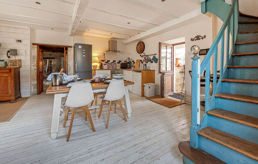 Maison pierre et poutres avec jacuzzi à Mouton - Photo 6