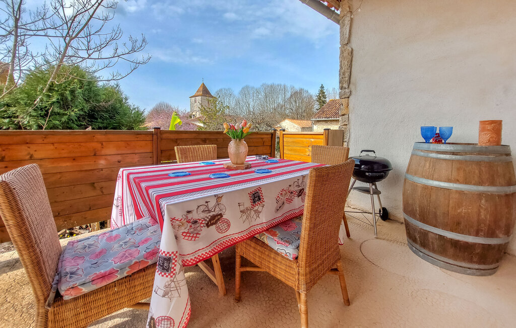 Maison pierre et poutres avec jacuzzi à Mouton - Photo 8