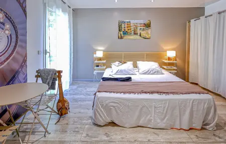 Maison 5 chambres piscine chauffée Ardèche : photo 23
