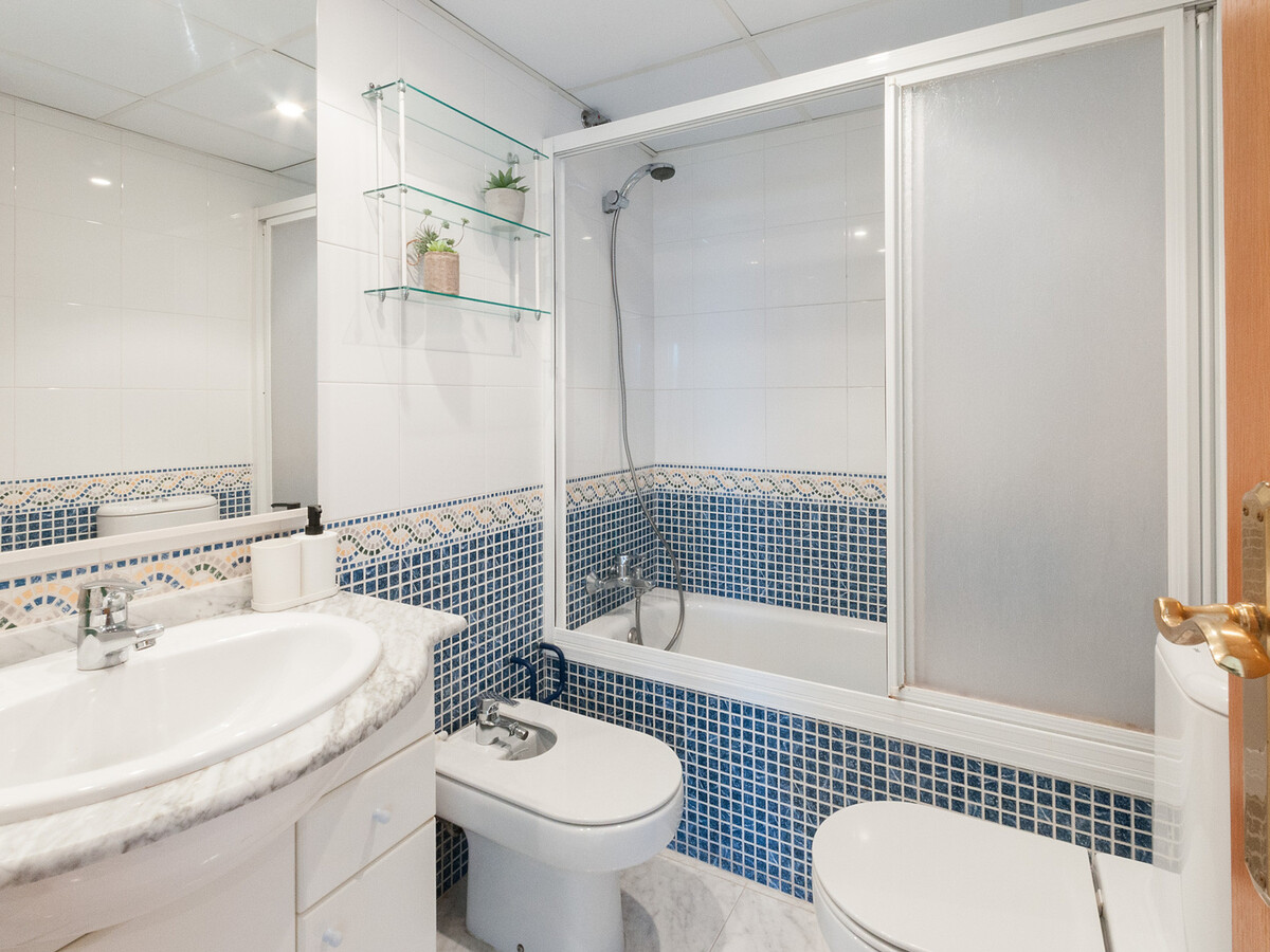 Appartement luxe bord de mer, 6 pers., piscine à Gandía - Photo 21