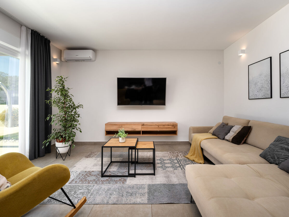 Maison Lapis avec piscine privée à Sv. Lovreč - Photo 6