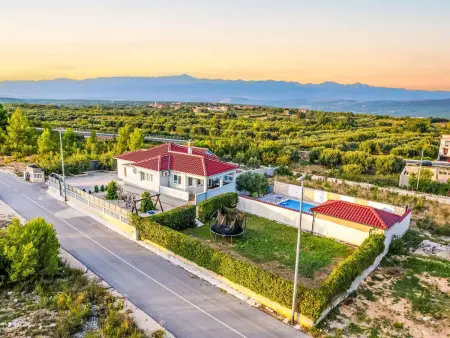 Holiday Home Meri, maison 8 pers. avec piscine privée